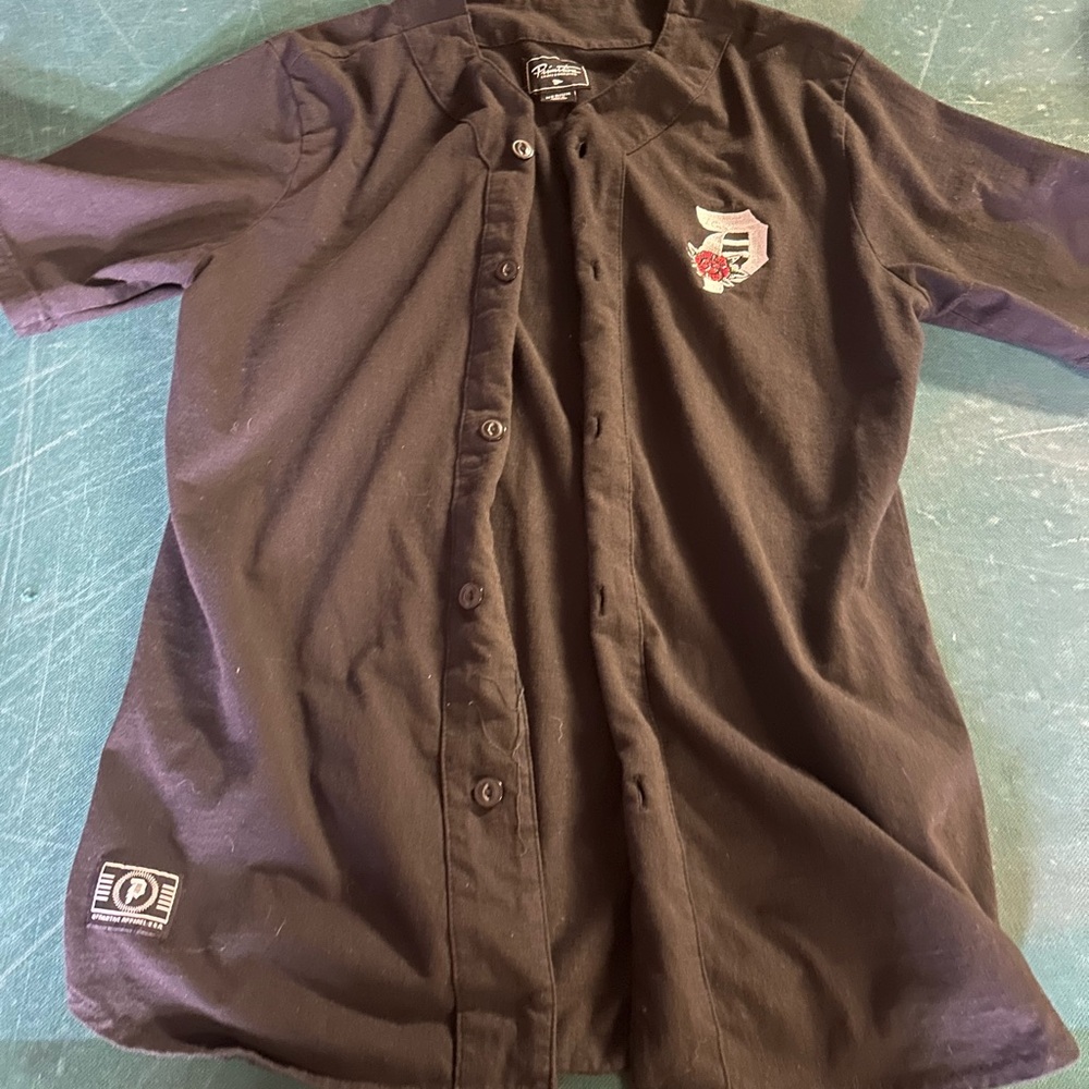 button up - Picture 2 of 3